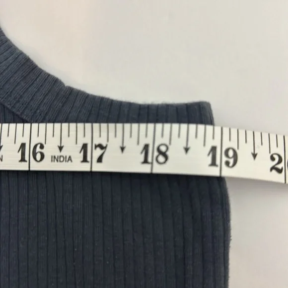 GAP Women’s Bundle (2) of Tank Tops - 
(1) Black/White and (1) Blue Size XL - Picture 10 of 13